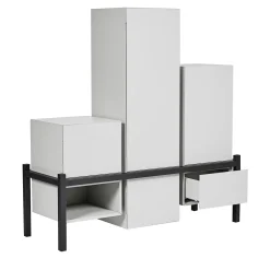 Mobile Palafitta in bianco e nero di Studio14