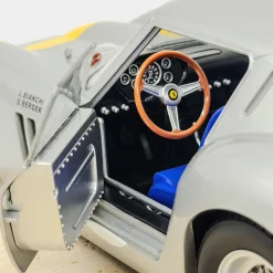 Modello Ferrari 250 GTO Tour de France in Metallo Argento