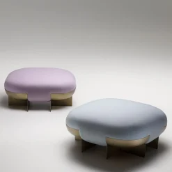 Ori Purple e Pouf Orbitale in ottone di Stormo Studio