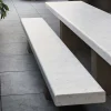 Panca da Esterno Span in Marmo Bianco di Carrara di John Pawson