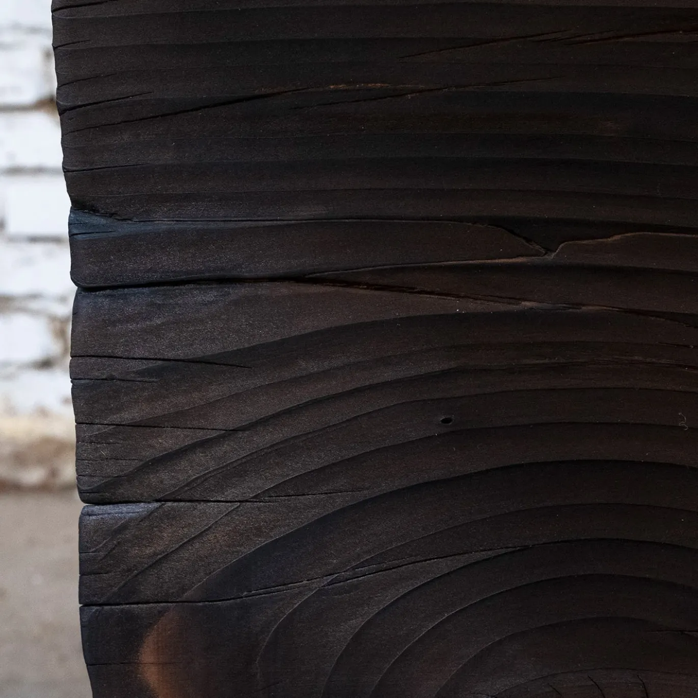 Panchina in legno di cedro Mykonos Undercut Charred Dark Finish