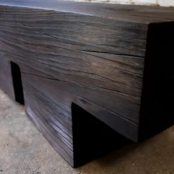 Panchina in legno di cedro Mykonos Undercut Charred Dark Finish