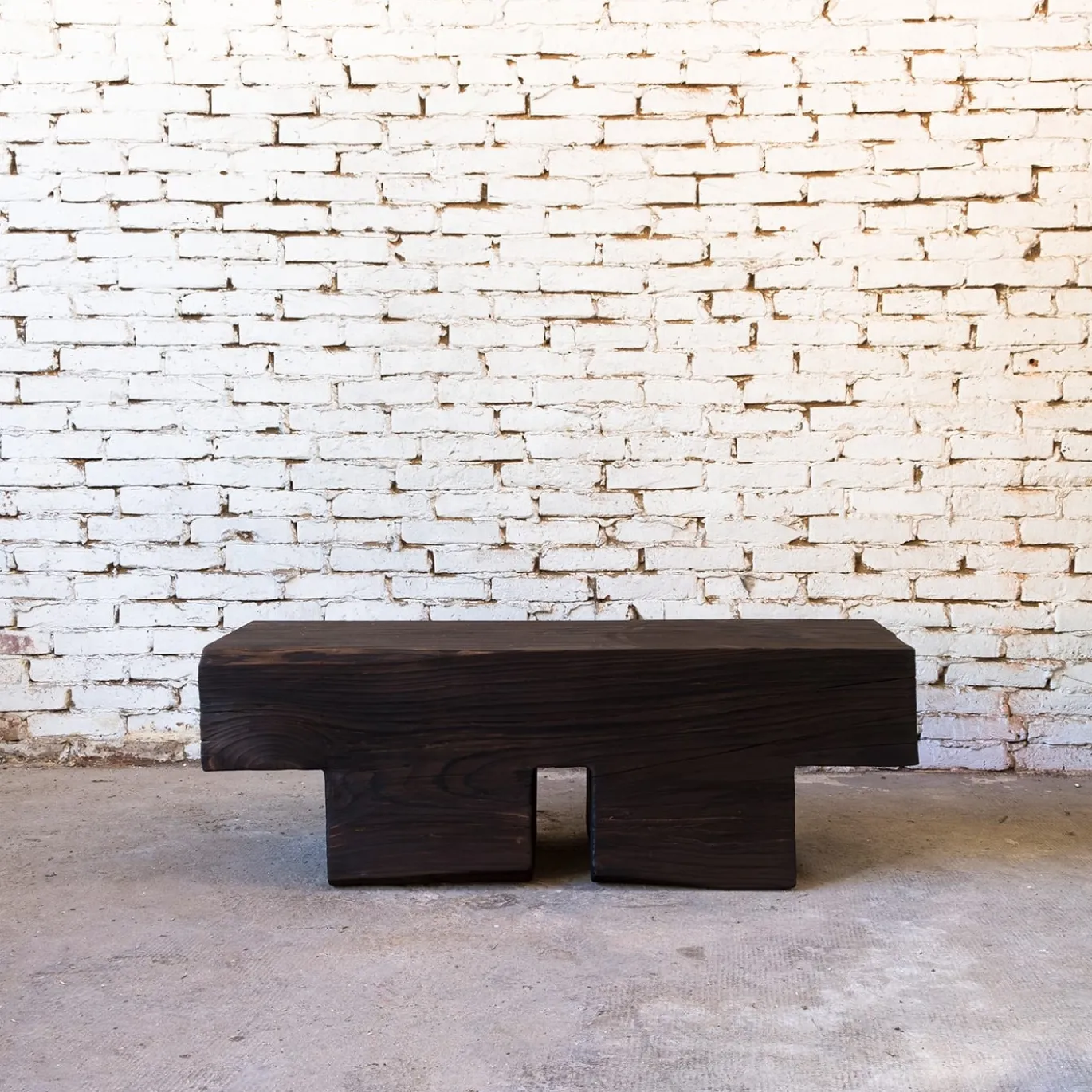 Panchina in legno di cedro Mykonos Undercut Charred Dark Finish