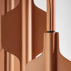 Paravento Ro Separ� Freestanding in Pelle Marrone di Mia Cullin
