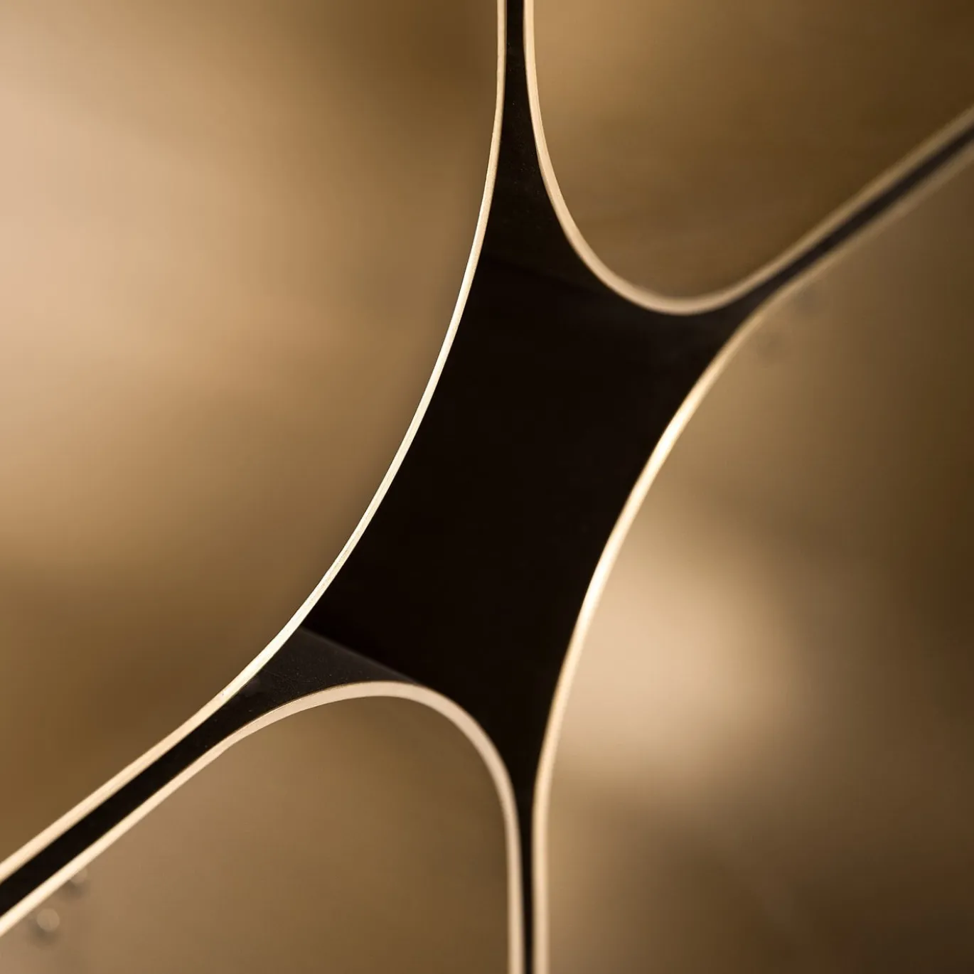 Pensile grande Maktaba Gold