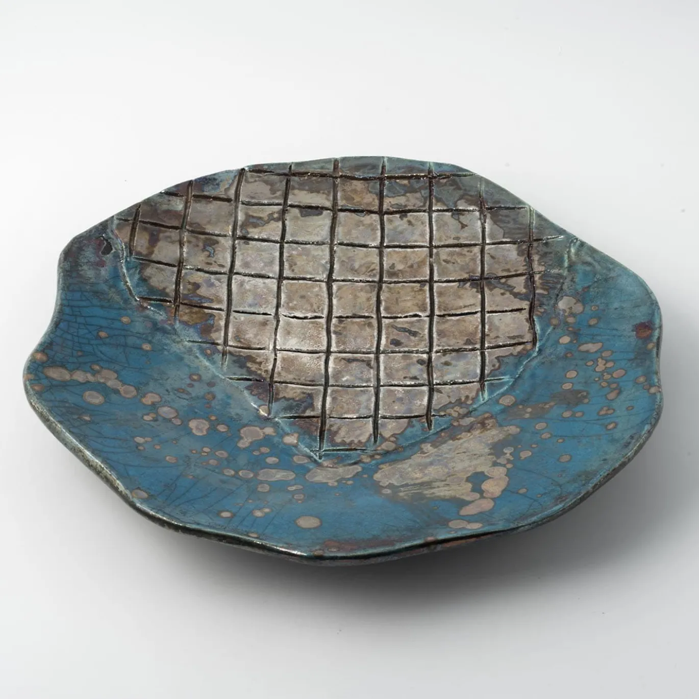 Piatto decorativo in ceramica Riflessi Veneziani di Nino Basso