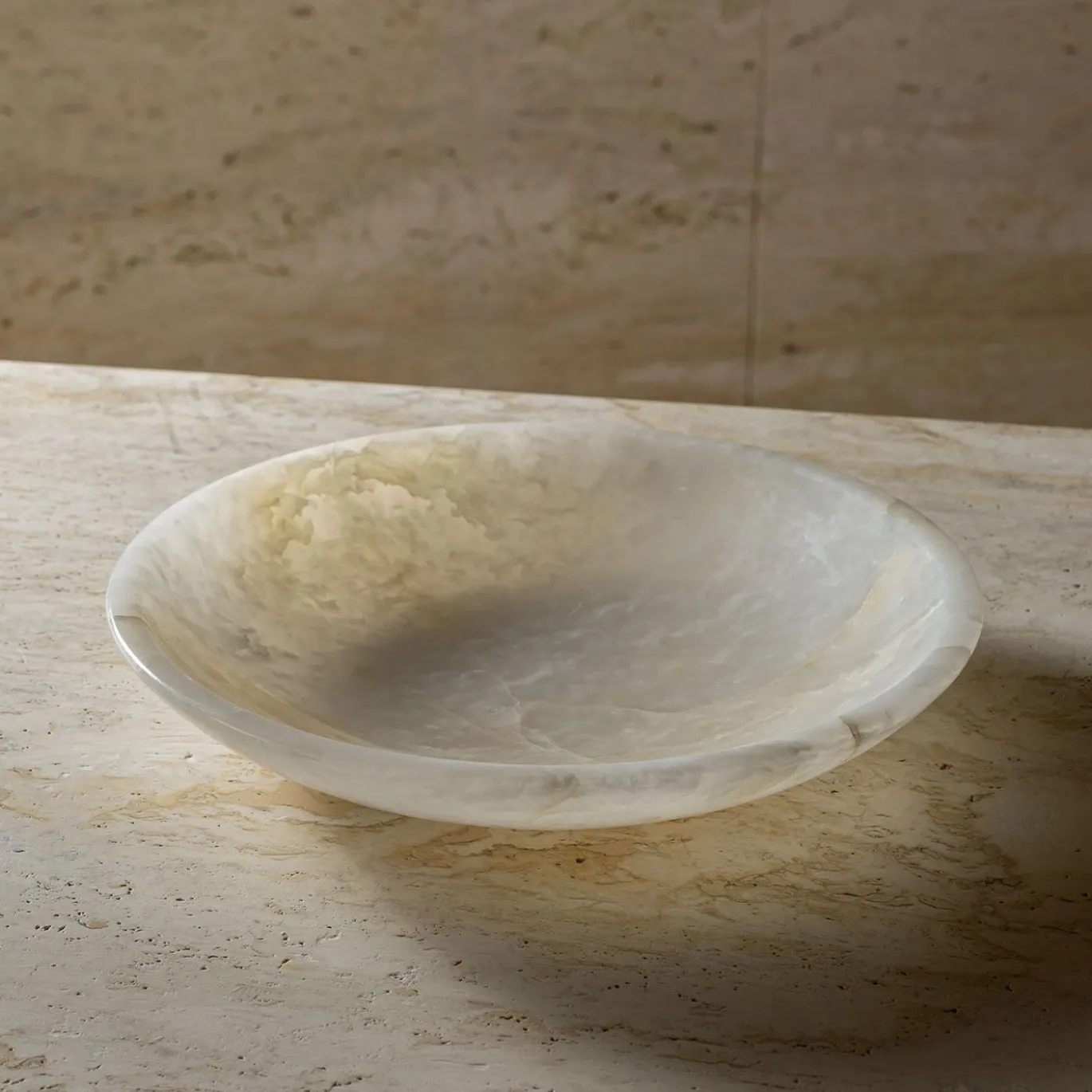 Piatto Decorativo in Onice Bianco di Palomba Serafini