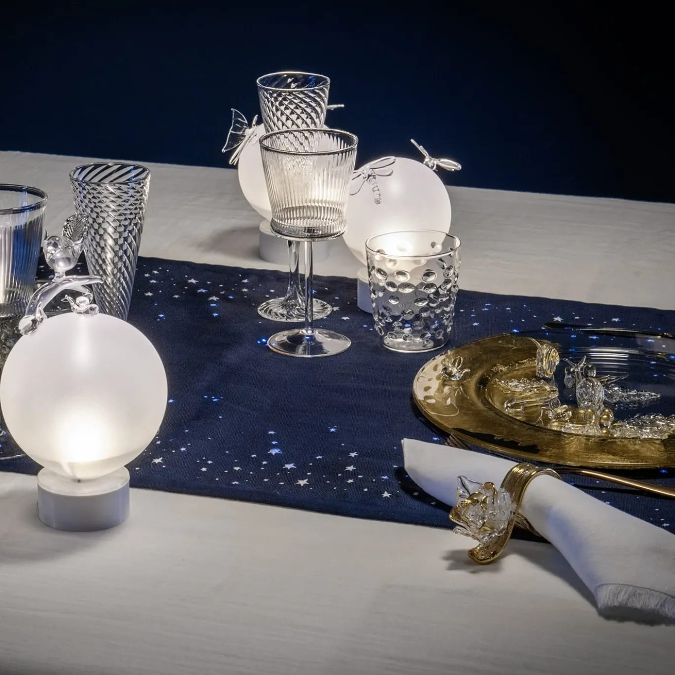 Piatto decorativo in vetro gold con lumache Aurora
