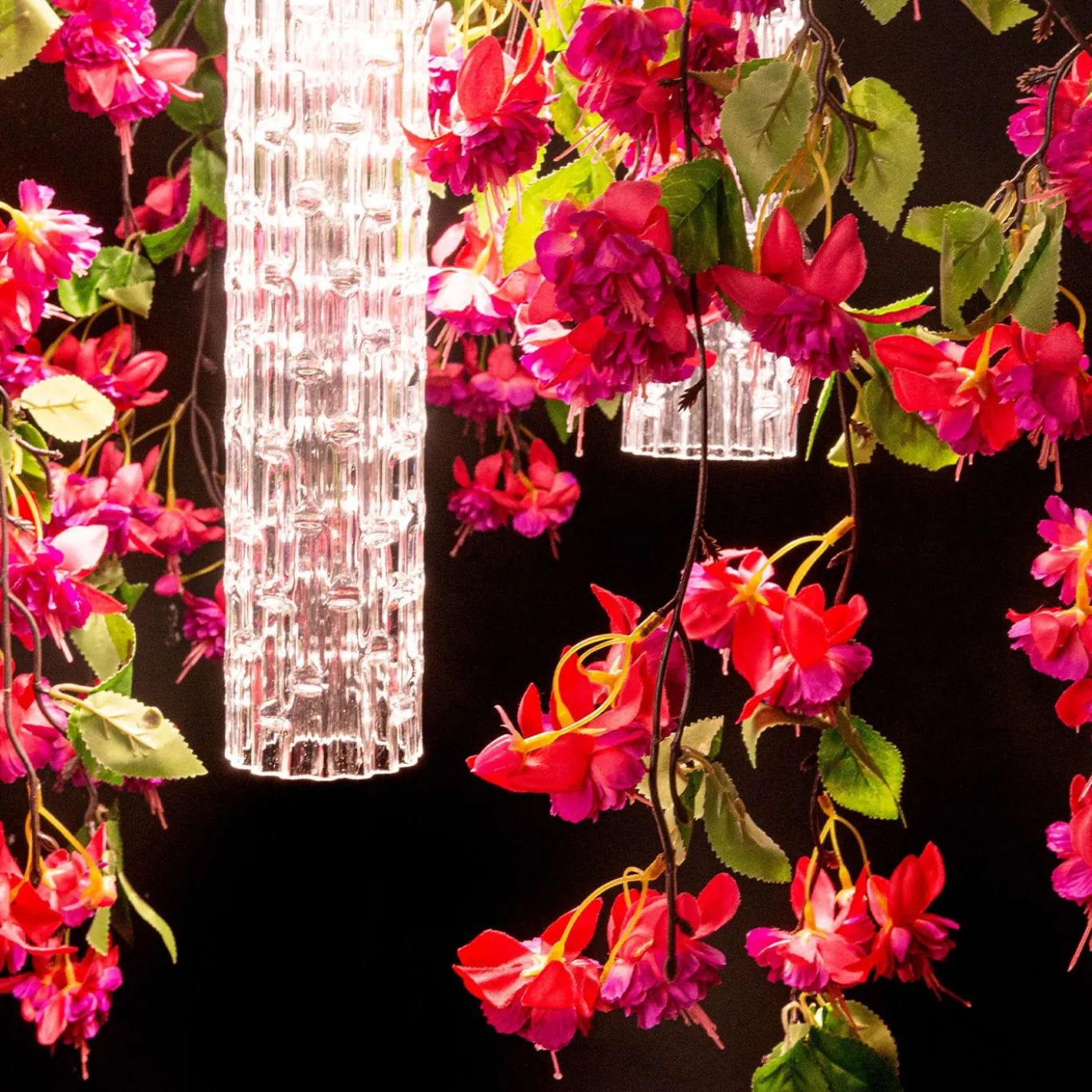Piccolo lampadario rotondo a cascata Flower Power Pink