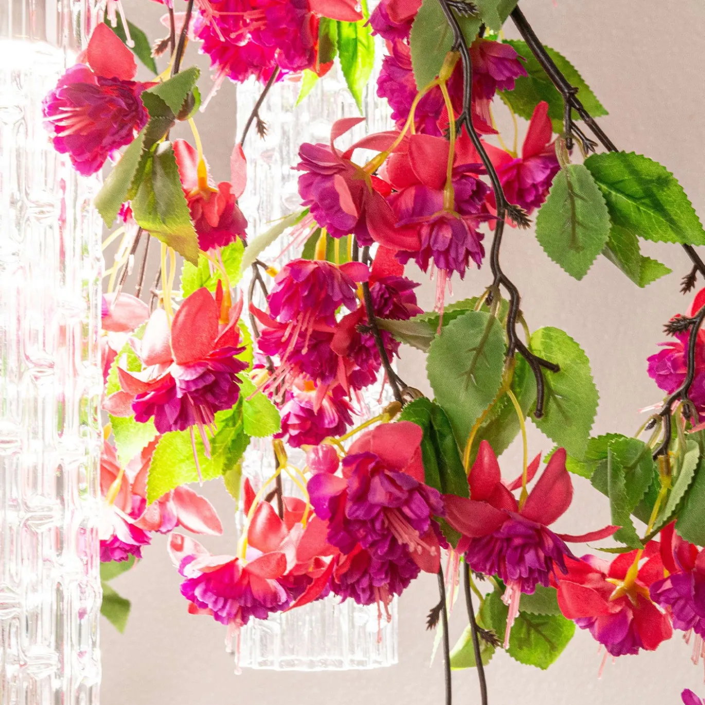 Piccolo lampadario rotondo a cascata Flower Power Pink