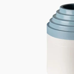 Piccolo vaso rotondo bianco e azzurro di Ettore Sottsass