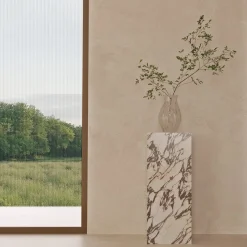 Piedistallo Bloc in marmo Calacatta viola by Martage Collection