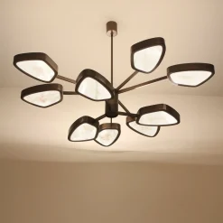 Pluma lampadario in ottone a 9 luci con diffusori in alabastro