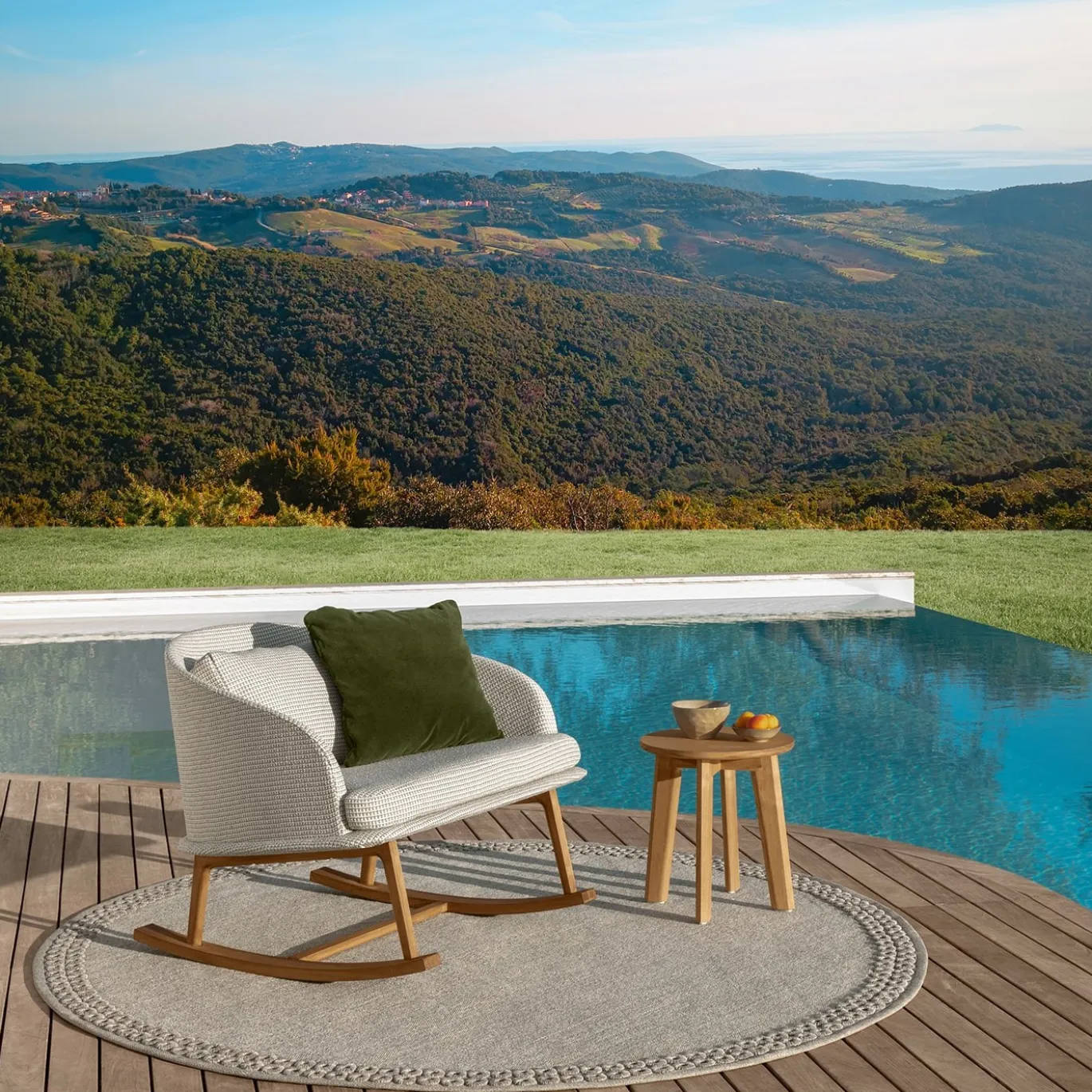 Poltrona a dondolo Cleo Beige in legno di Accoya di Marco Acerbis