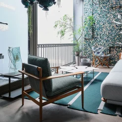 Poltrona da esterno in teak con motivo blu Kumiki
