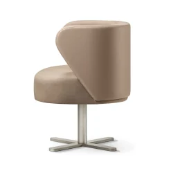 Poltrona da pranzo girevole Spritz in pelle beige di Lorenza Bozzoli