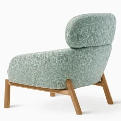 Poltrona Elton in tessuto verde e legno di faggio di Francesca Lanzavecchia