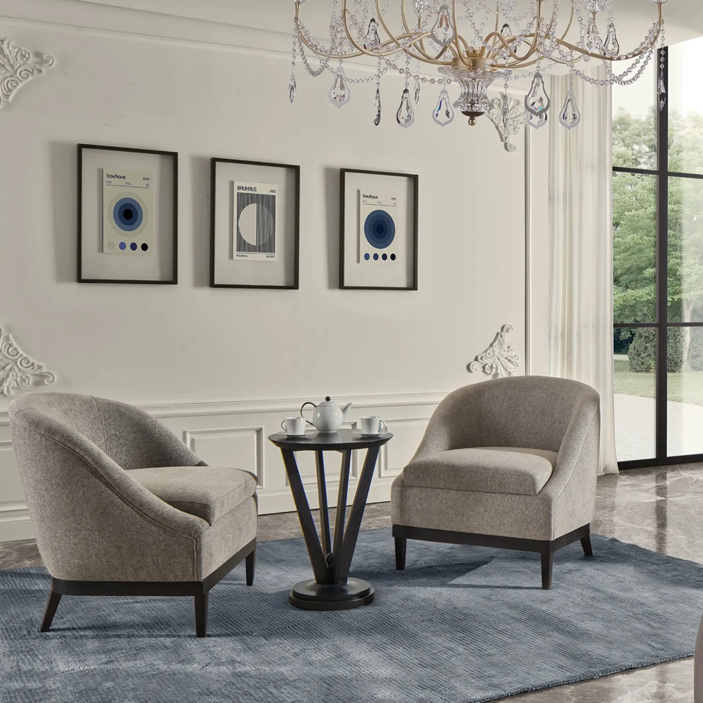 Poltrona Grigia con Base in Legno Liquirizia della Collezione Studio Privè