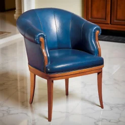 Poltrona in pelle blu navy
