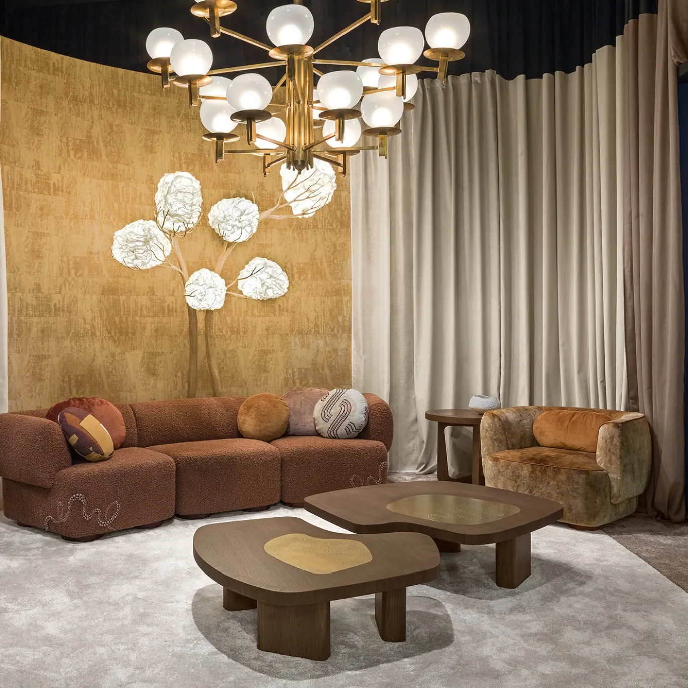 Poltrona in Velluto Marrone Lobby
