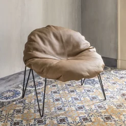 Poltrona lounge Sen-Su con cuscino in pelle