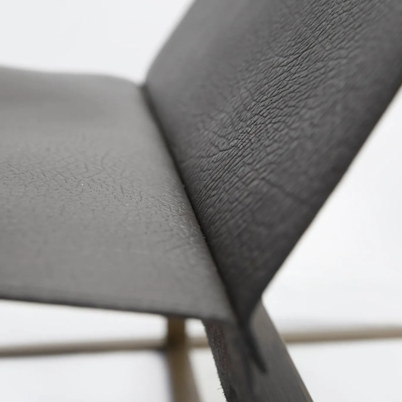 Poltrona lounge Strand in pelle e metallo galvanizzato