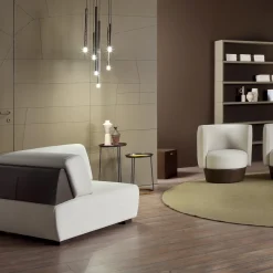 Poltrona Margot in pelle beige