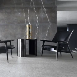 Poltrona Mirage in legno e pelle nera