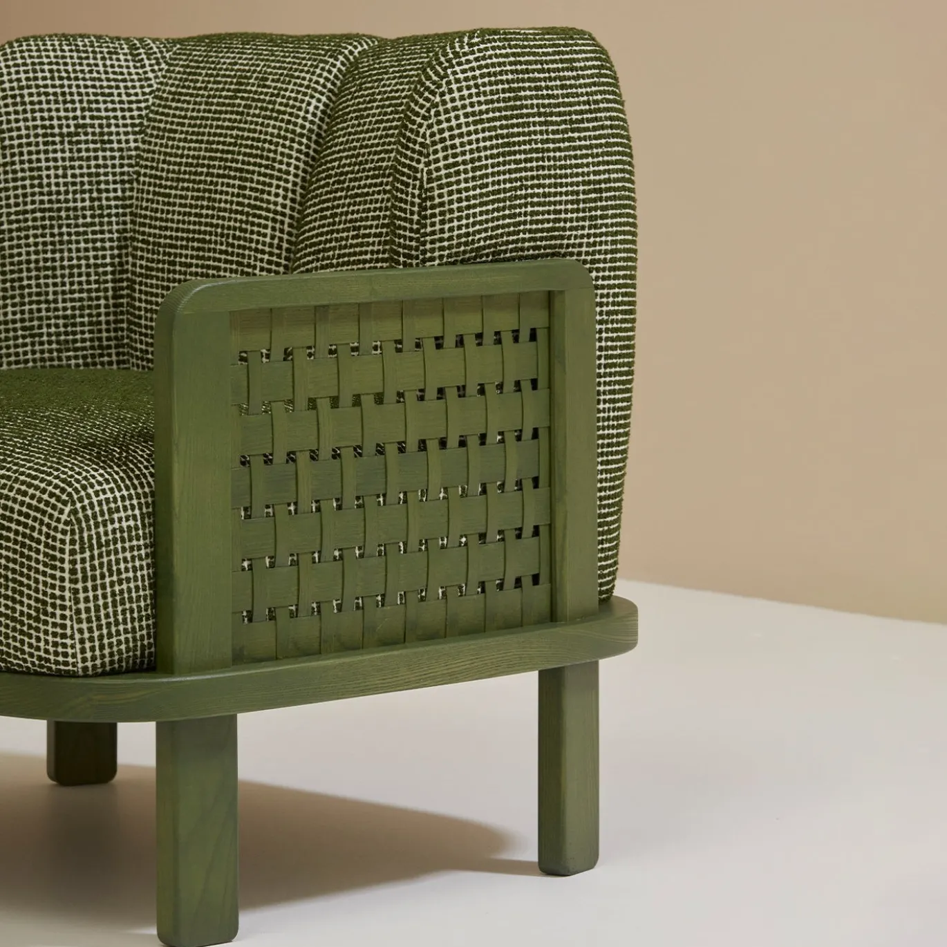 Poltrona Raquette 180 in frassino tinto verde di Cristina Celesti