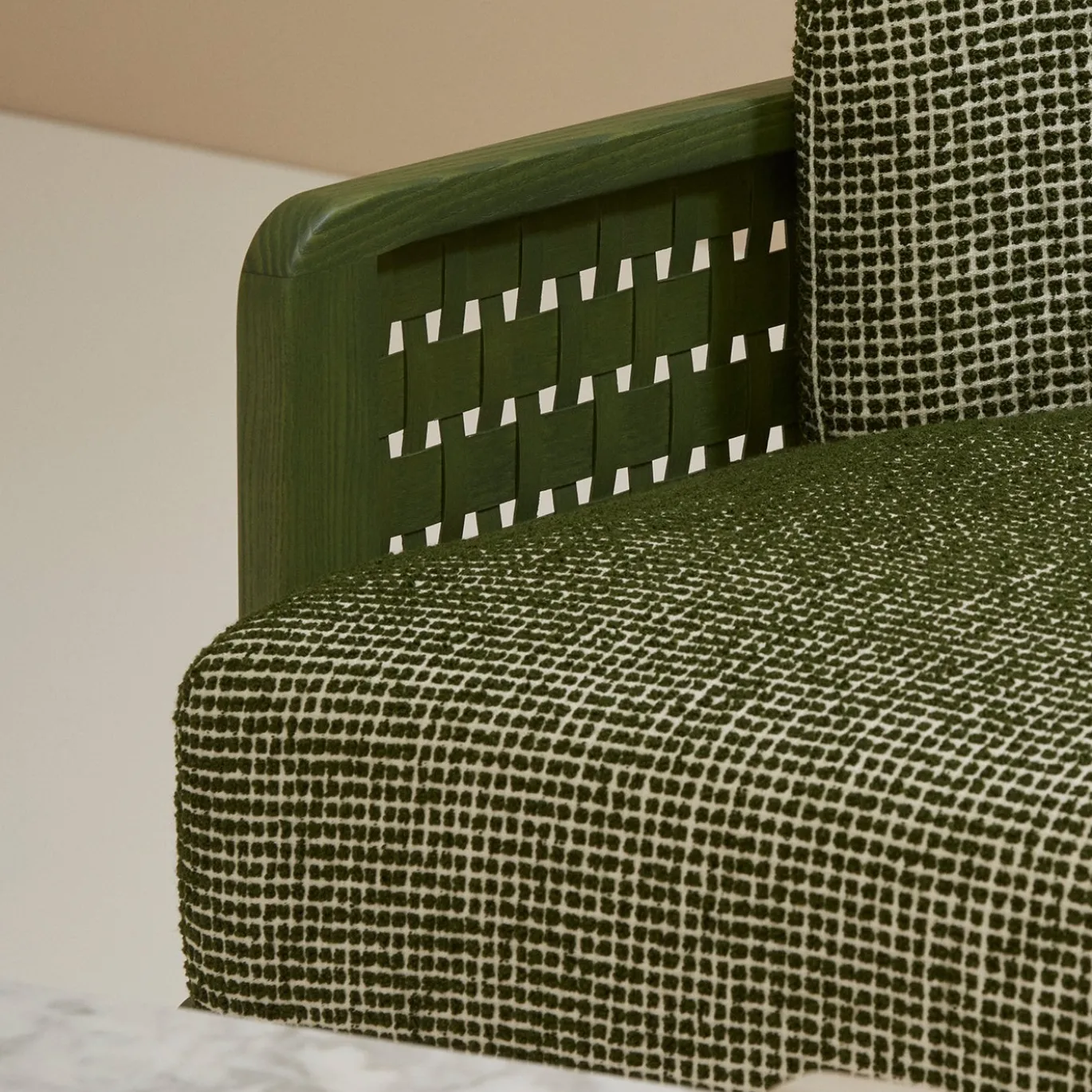 Poltrona Raquette 180 in frassino tinto verde di Cristina Celesti