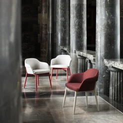 Poltrona Spy 650 bianca e rossa di Emilio Nanni