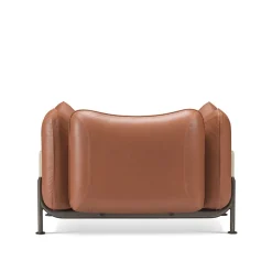 Poltrona Tasca in pelle tan e ottone