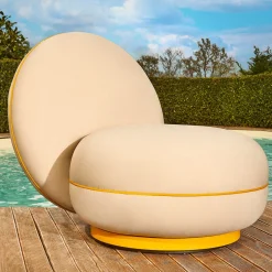 Poltrona tonda beige da esterno Tiamo