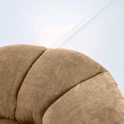 Poltrona Twelve Round in velluto beige caramello
