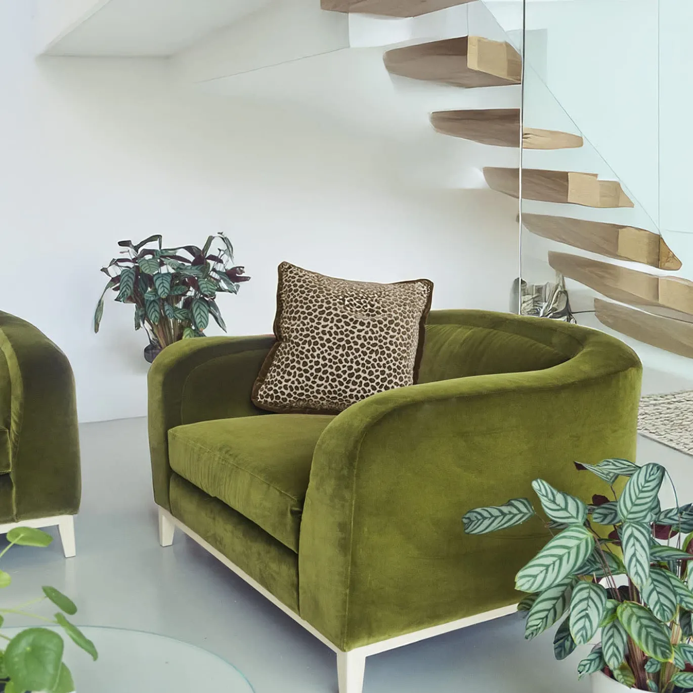 Poltrona Zeno Eco In Velluto Verde Oliva Di Brian Sironi