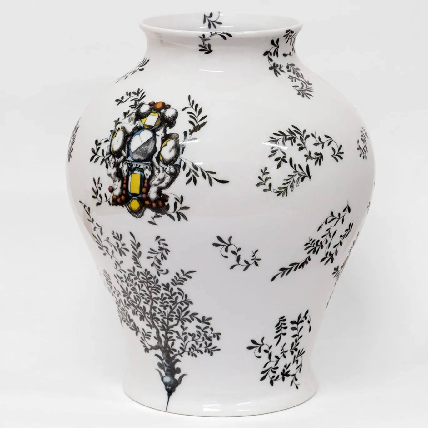 Pompei Vaso ad anfora con rami e gioielli h27cm