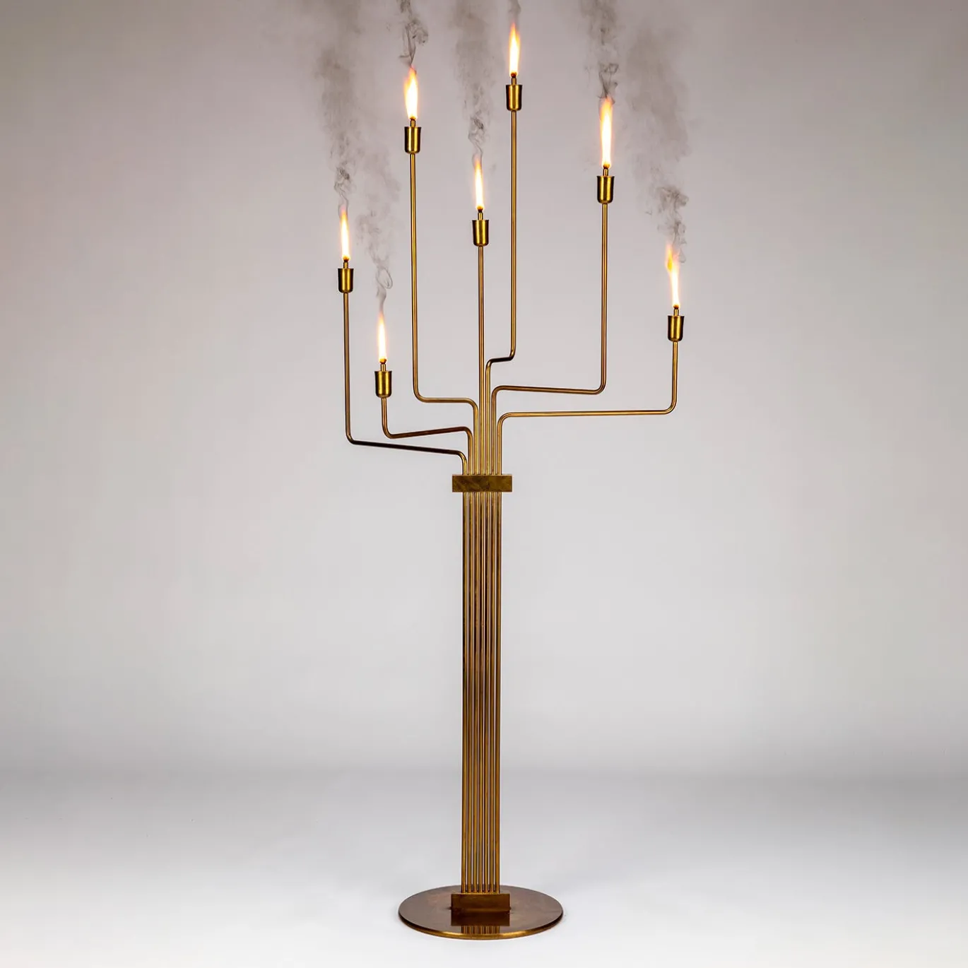 Portacandele da terra in ottone bronzato Talitha