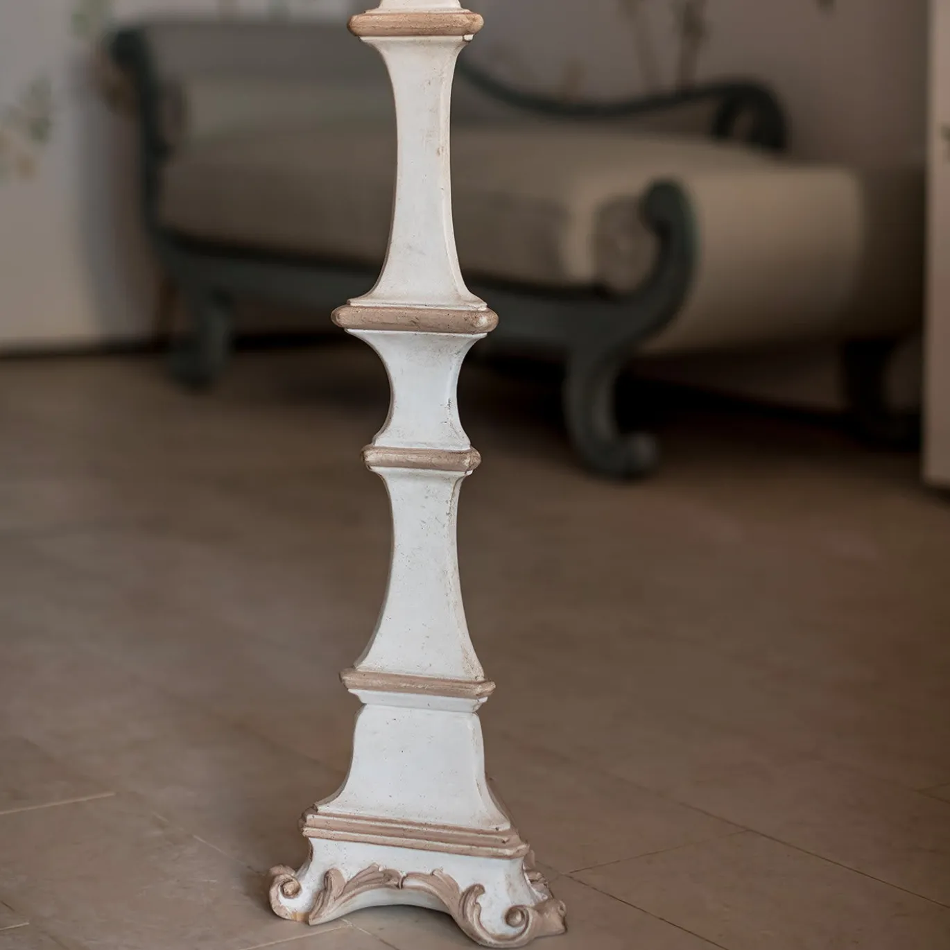 Portacandele di Gubbio in legno bianco