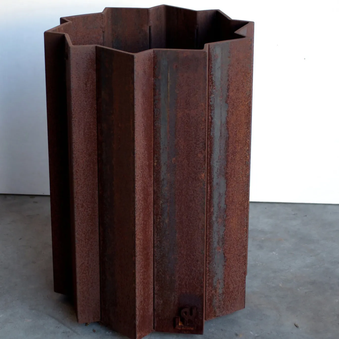 23 Portavaso in ferro