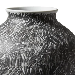 Post Scriptum Vaso rigonfio in bianco e nero di Formafantasma #1