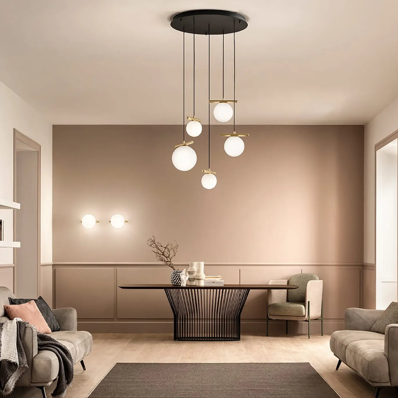 Posy Lampadario rotondo in vetro opalino bianco e metallo galvanizzato