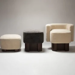 Pouf alto in legno nero Lloyd