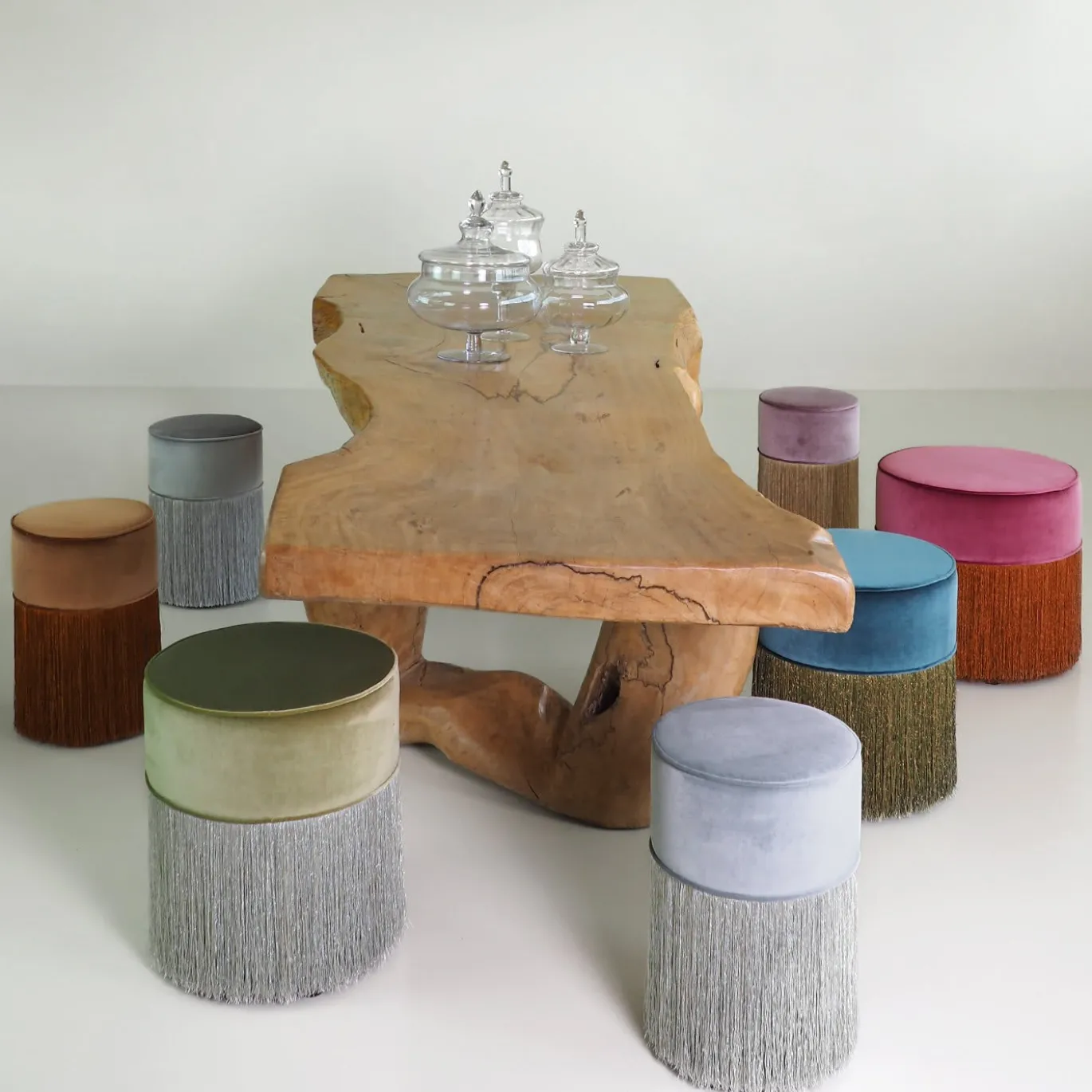 Pouf argento scintillante con frangia argento