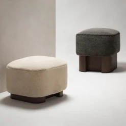 Pouf basso in legno color crema Lloyd