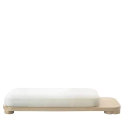 Pouf Belmont Bianco con base in rovere della Collezione Riviera