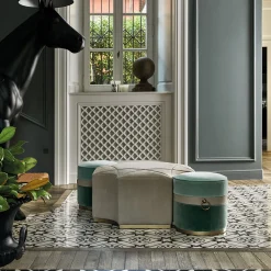 Pouf cilindrico in velluto verde con anello