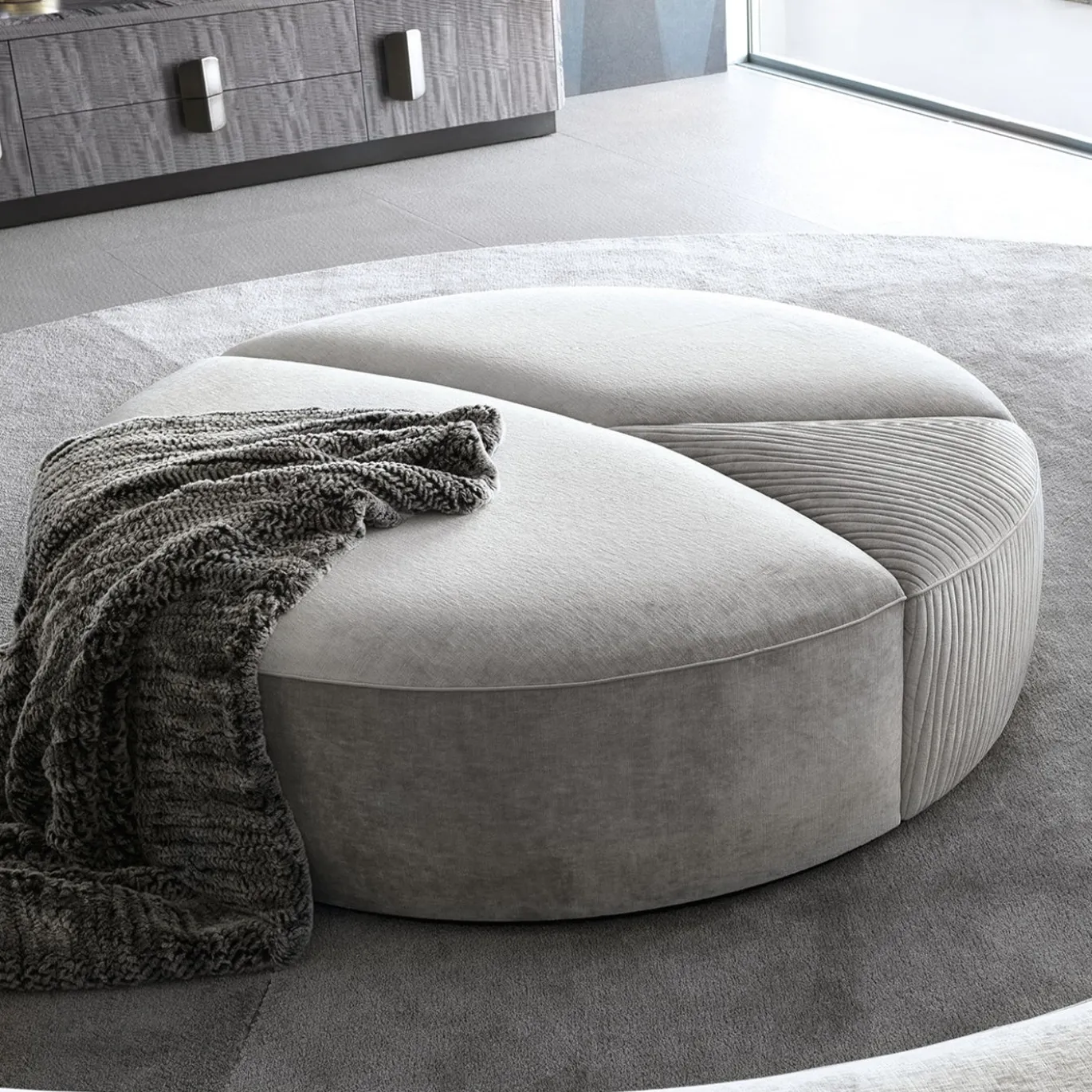 Pouf circolare in tessuto grigio chiaro Mirage