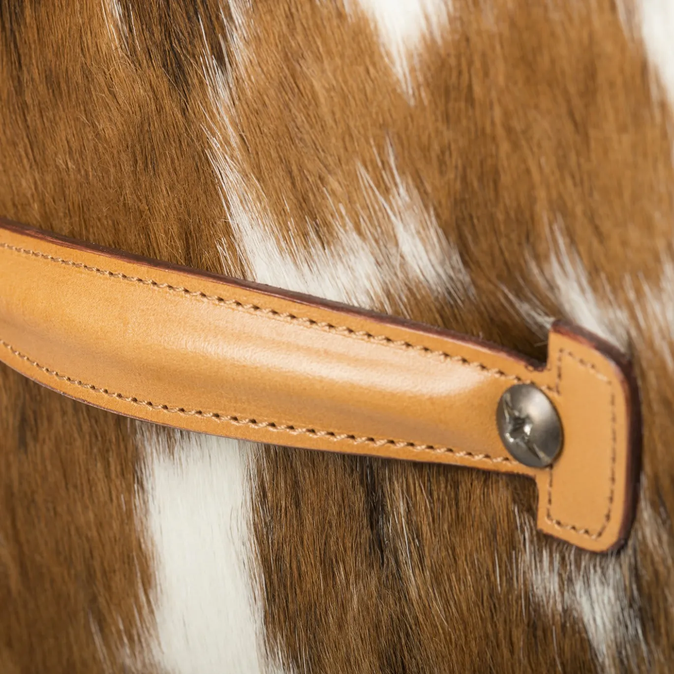 Pouf cubico Zazà in pelle Cavallino