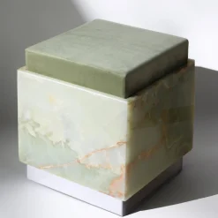 Pouf Cubo Alfie con Cuscino Verde e Base in Onice