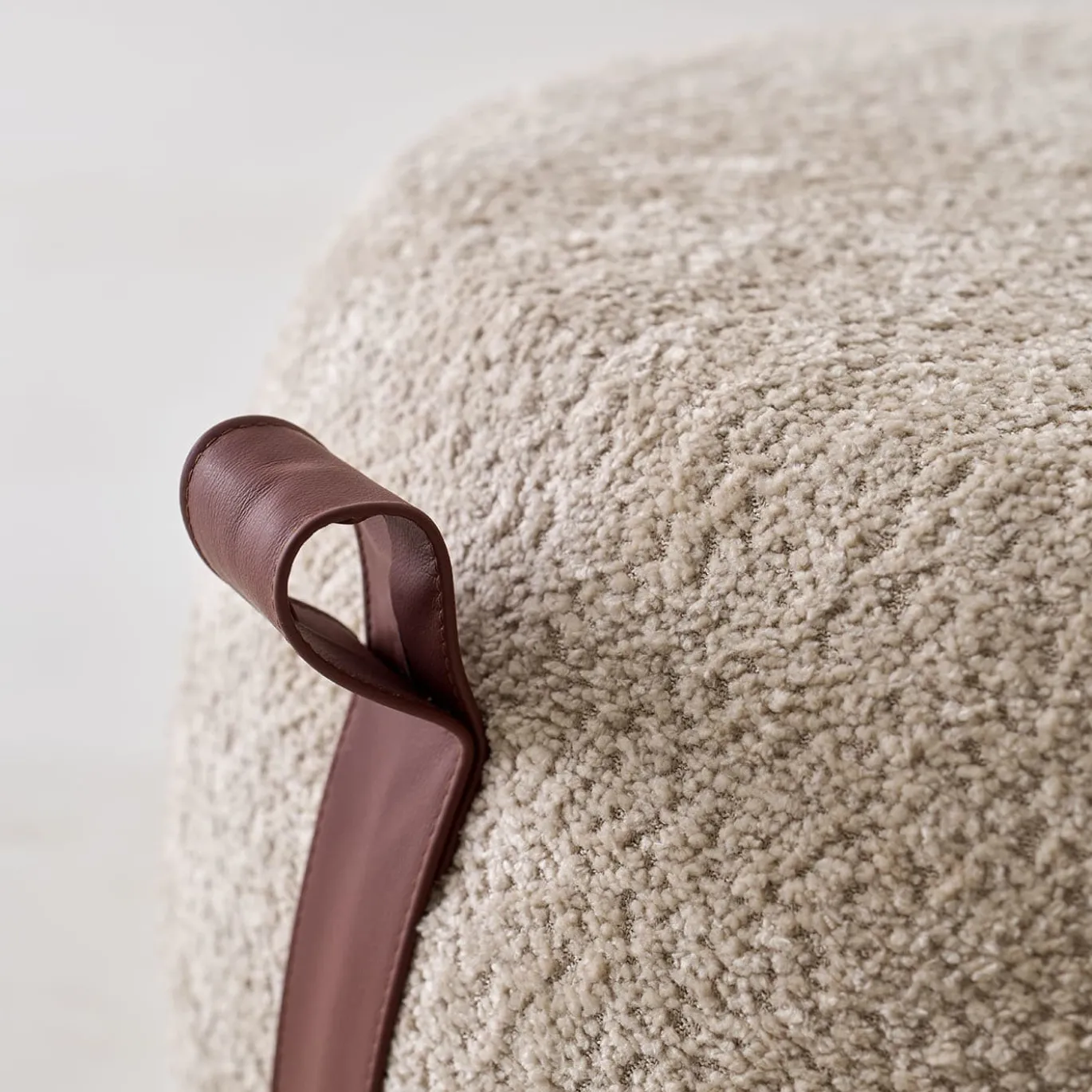 Pouf Domino in bouclé beige